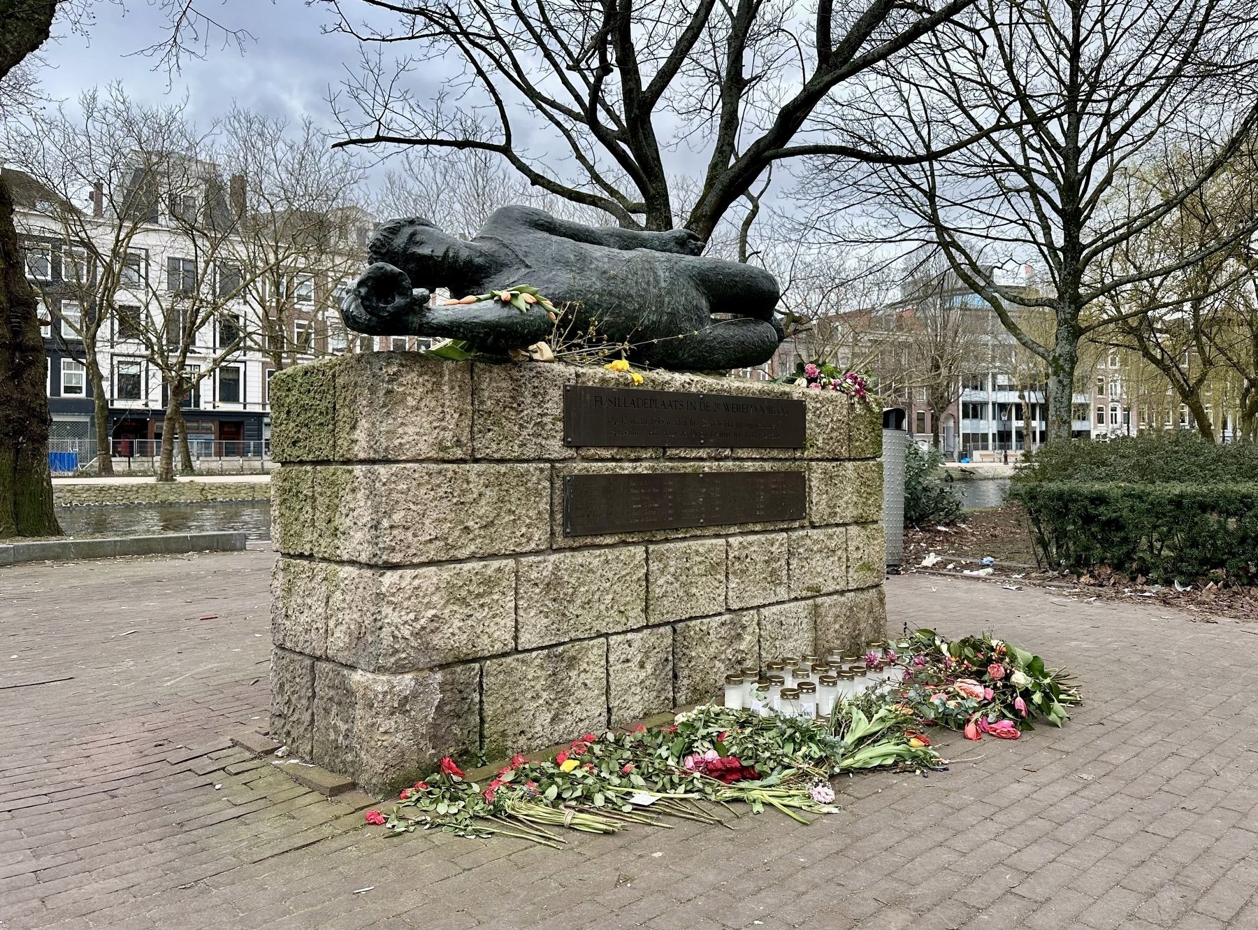 Monument <i>De Gevallen Hoornblazer</i> / <i>The Fallen Hornblower</i> Memorial. Click for full size. Monument <i>De Gevallen Hoornblazer</i> / <i>The Fallen Hornblower</i> Memorial image. Click for full size.