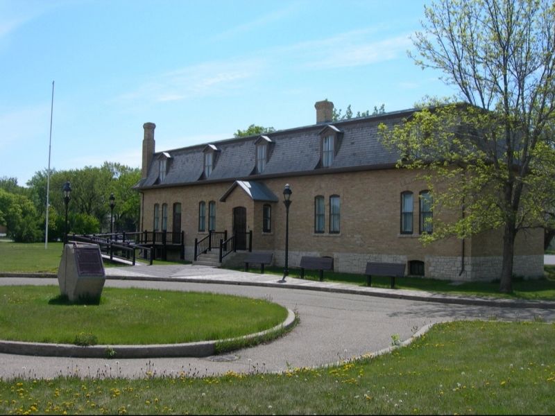 Seat of Territorial Government Building and Marker image. Click for full size.