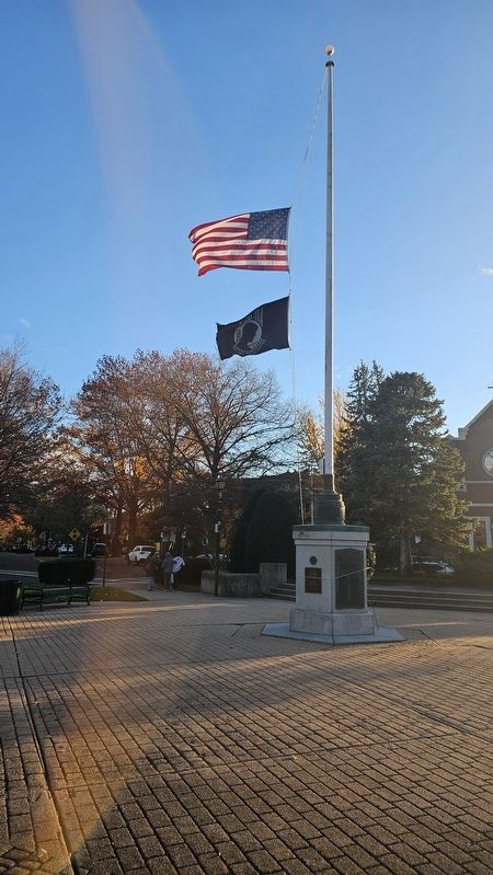 Floral Park Servicemen's Monument image. Click for full size.