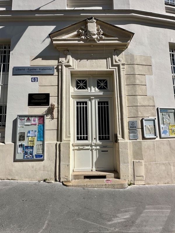 École 62 Rue Lepic Deported Jewish Students Memorial - wide view. Click for full size. École 62 Rue Lepic Deported Jewish Students Memorial - wide view image. Click for full size.