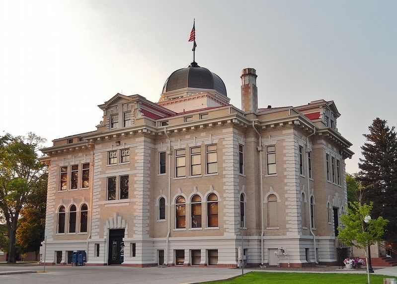 Logan County Courthouse (<i>southeast elevation</i>) image. Click for full size.
