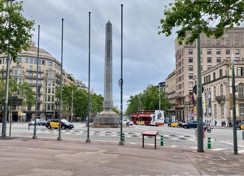 Pla�a del Cinc d�Oros marker and obelisk image. Click for full size.
