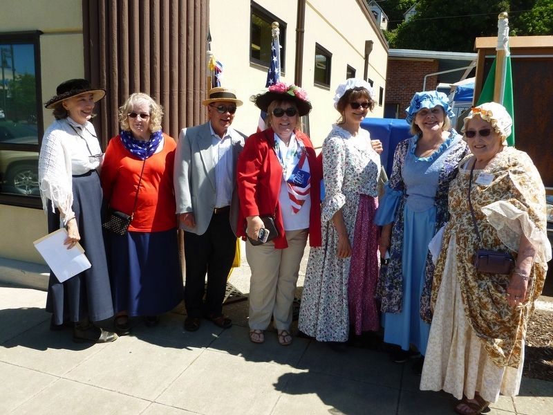 Oregon Trail DAR Team image. Click for full size.