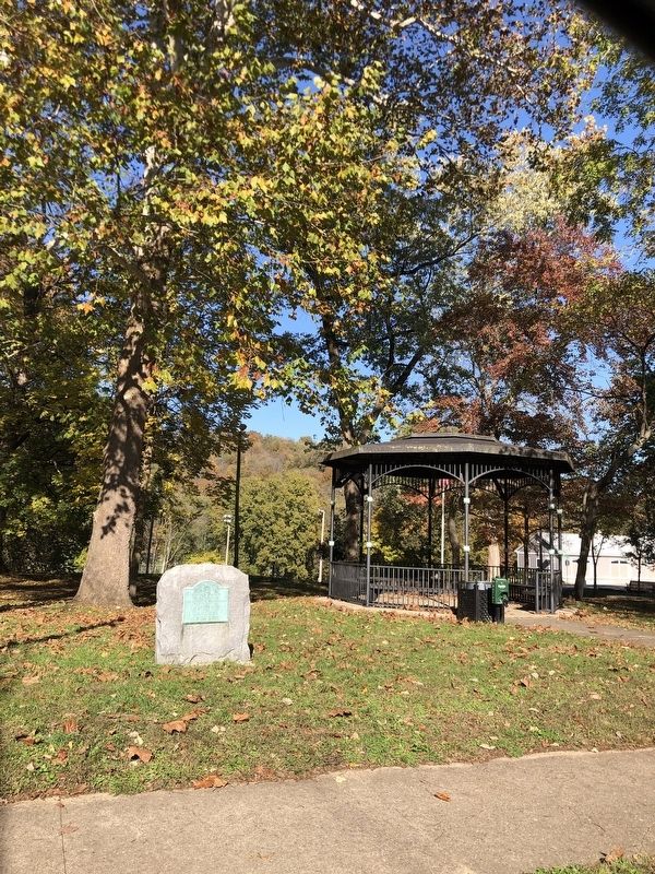 DAR Veterans Memorial image. Click for full size.
