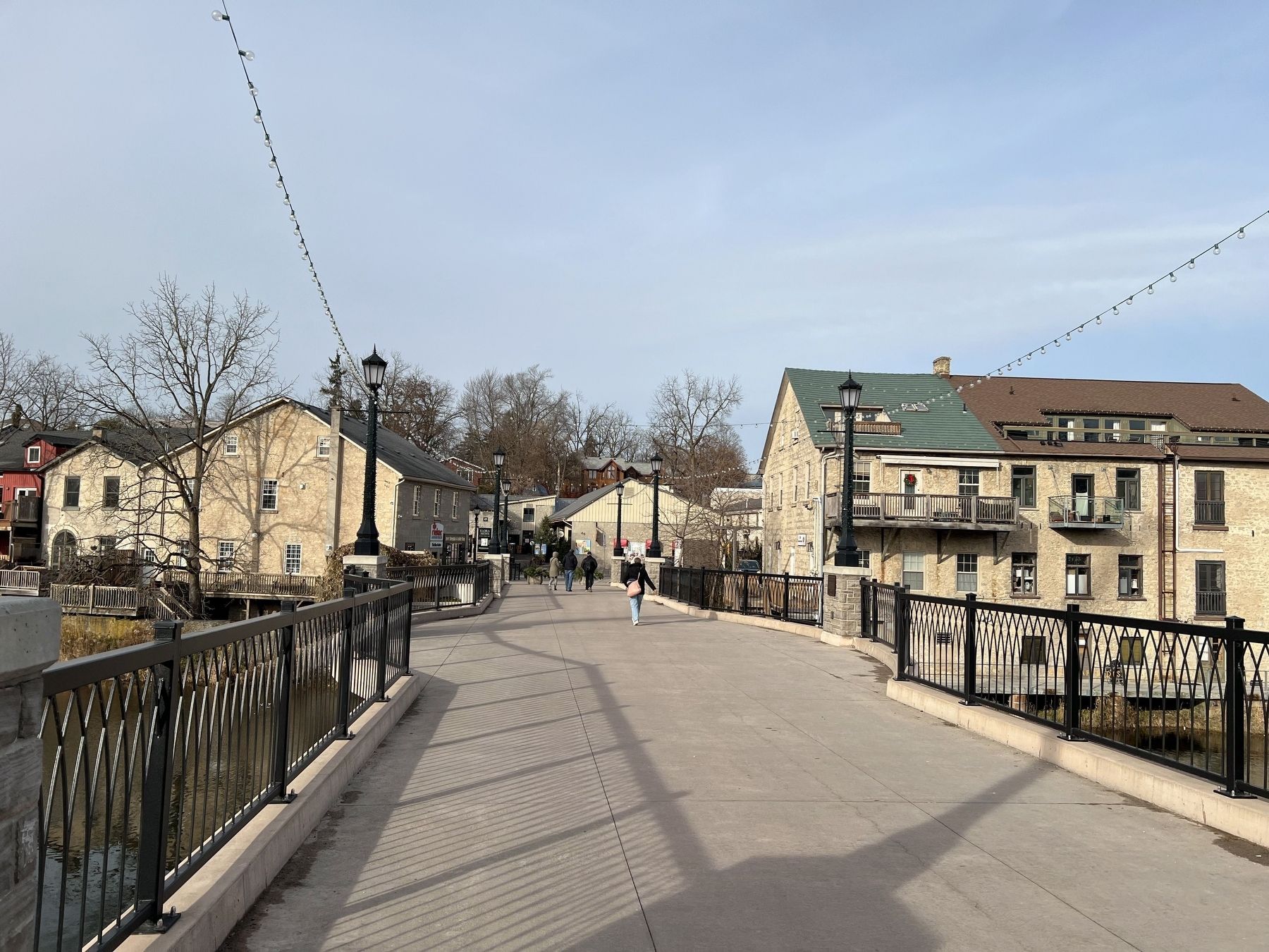 The 2019 Victoria Street Walking Bridge in 2025 image. Click for full size.