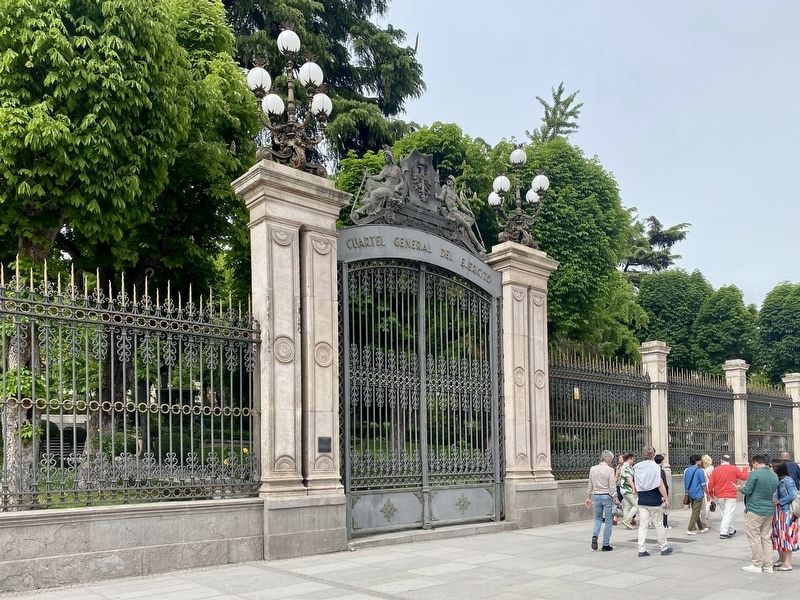 Palacio de Buenavista Marker - wide view. Click for full size. Palacio de Buenavista Marker - wide view image. Click for full size.