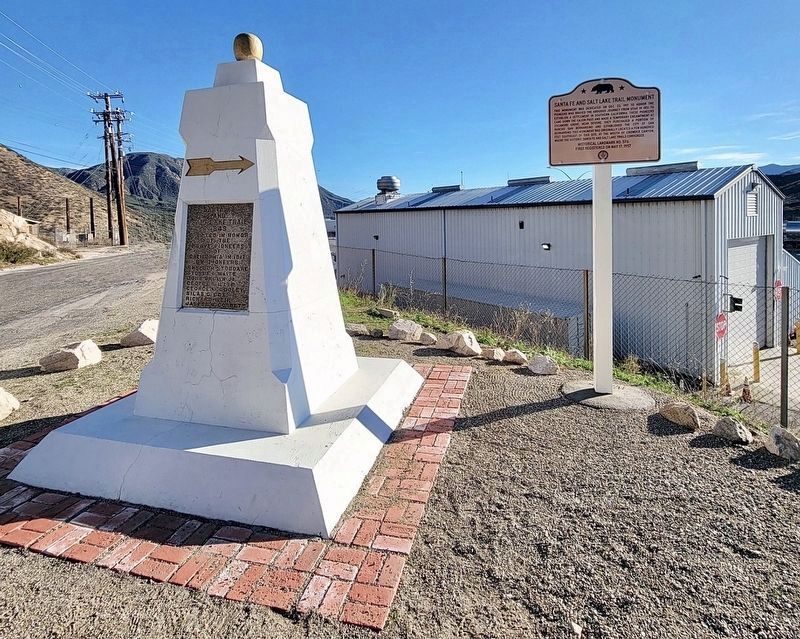 Santa Fe and Salt Lake Trail Markers image. Click for full size.