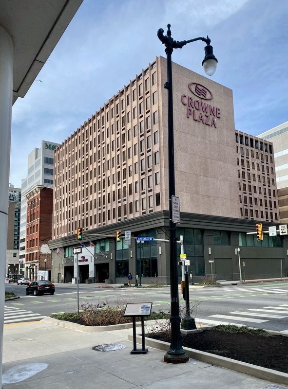 The Crowne Plaza Hotel and Marker image. Click for full size.