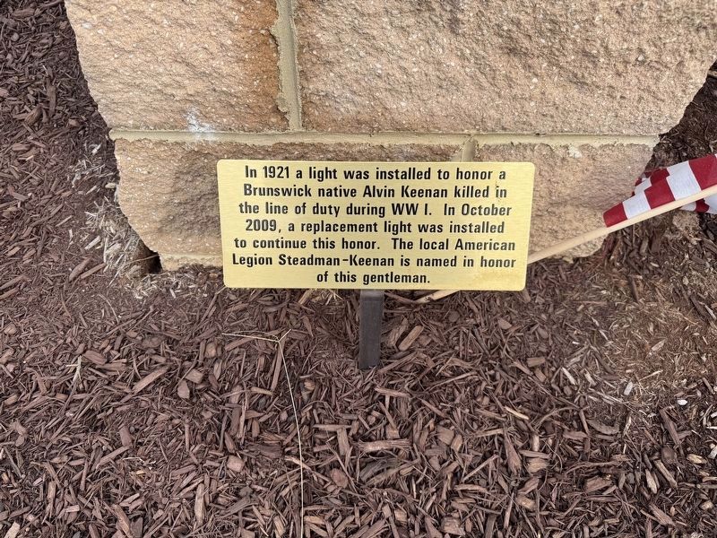 Alvin Keenan Memorial Light Marker image. Click for full size.