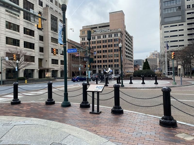 Market Square Marker - wide view image. Click for full size.