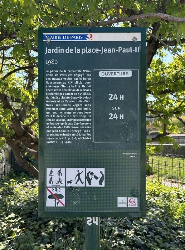 Jardin de la place-Jean-Paul-II / Pope Jean Paul II Gården Square (1980) Marker. Click for full size. Jardin de la place-Jean-Paul-II / Pope Jean Paul II Gården Square (1980) Marker image. Click for full size.