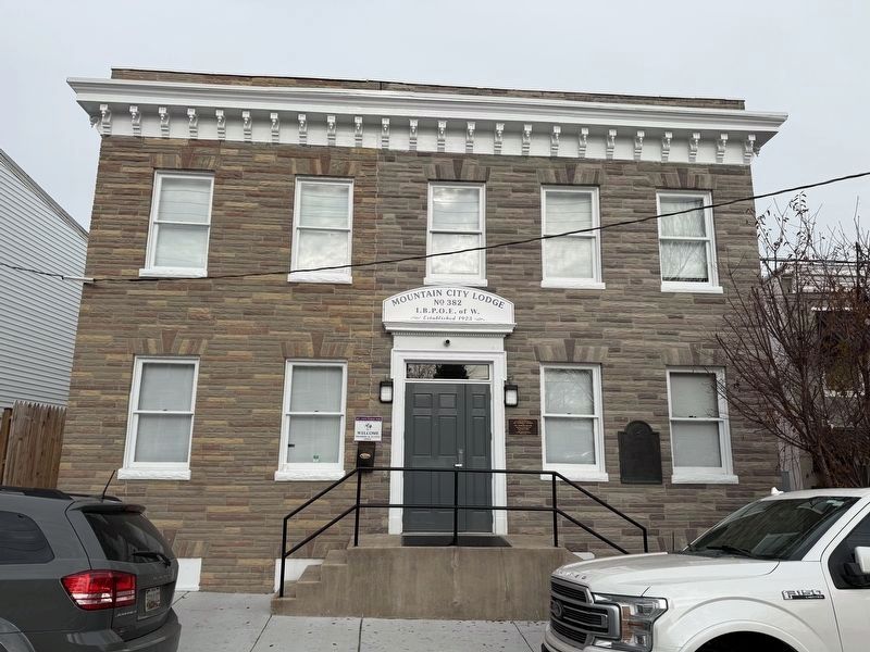 173 West All Saints Street, home of the Mountain City Lodge No. 382 image. Click for full size.