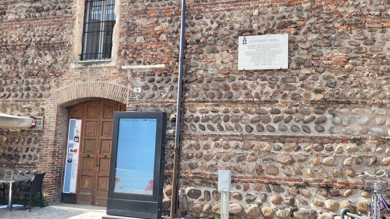 The marker is located above the entrance and log the wall image. Click for full size.