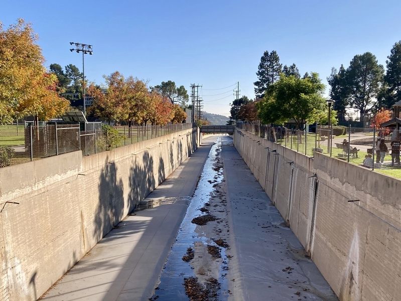 Verdugo Wash Channel and Road Bridge image. Click for full size.
