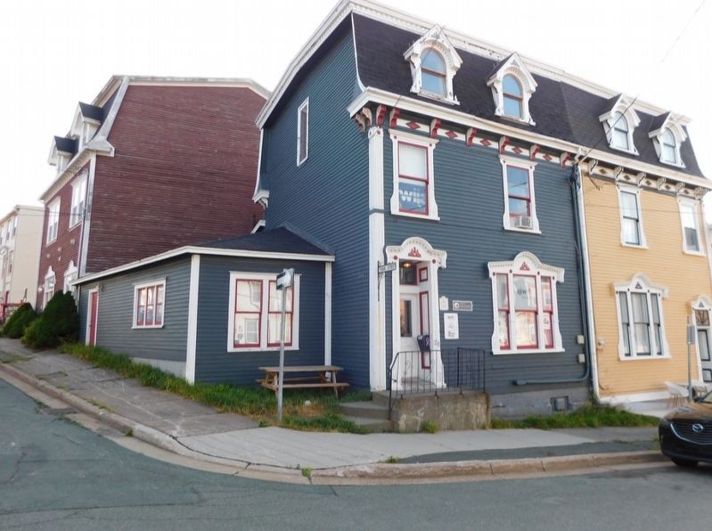 28 Cochrane Street Home and marker. Click for full size. 28 Cochrane Street Home and marker image. Click for full size.