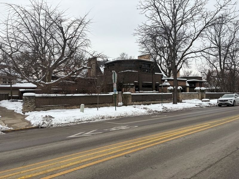 Frank Lloyd Wright Home and Studio image. Click for full size.