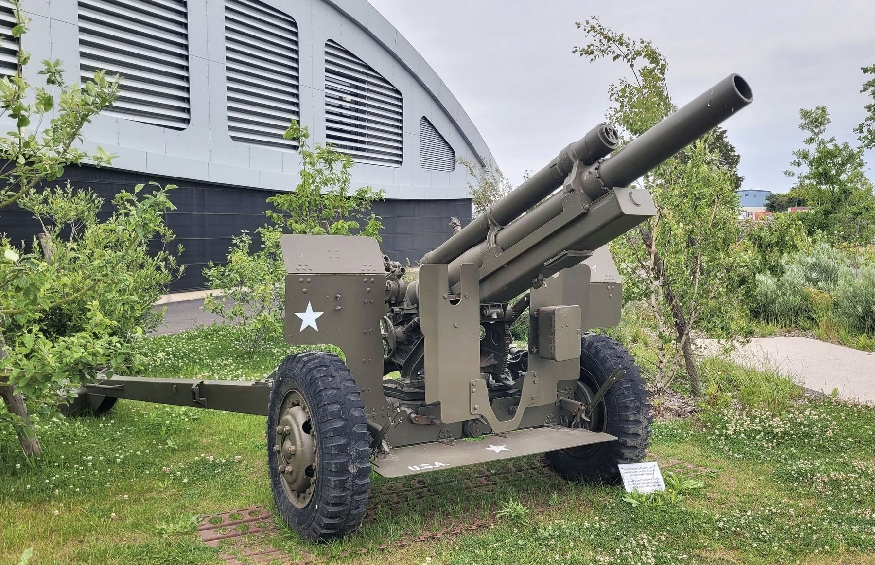 105 mm Howitzer M2. Click for full size. 105 mm Howitzer M2 image. Click for full size.