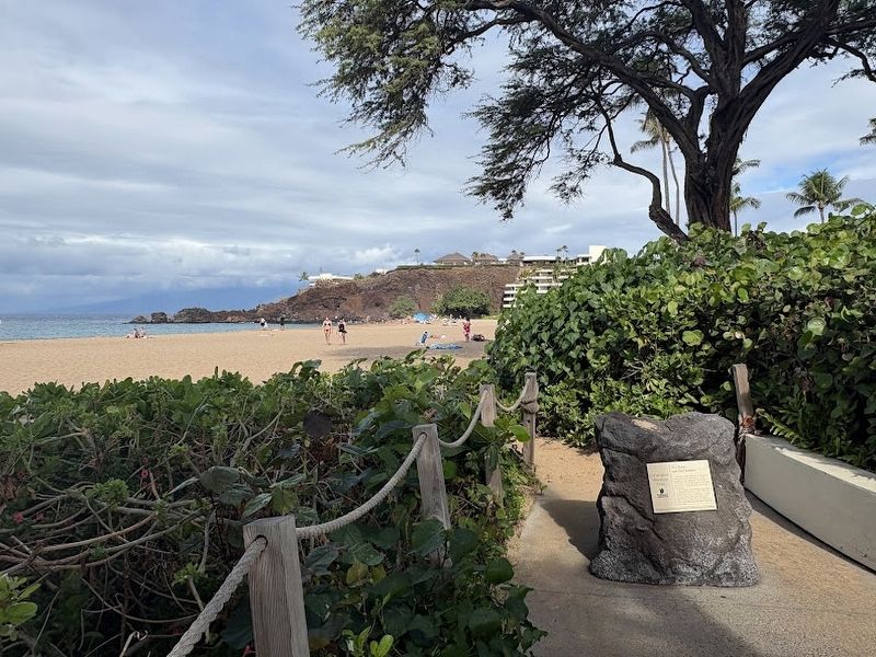 Pu'u Keka'a and Chief Kahekili Marker. Click for full size. Pu'u Keka'a and Chief Kahekili Marker image. Click for full size.