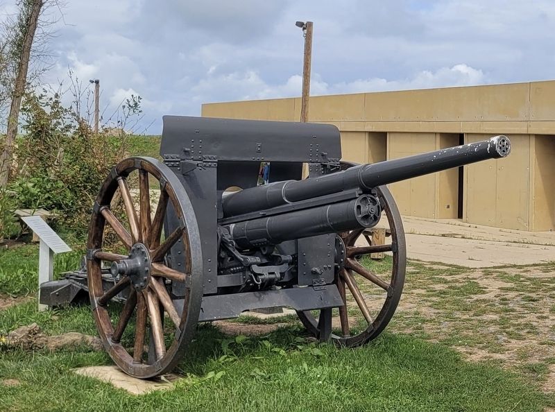Closeup of the Putilov Russian cannon image. Click for full size.