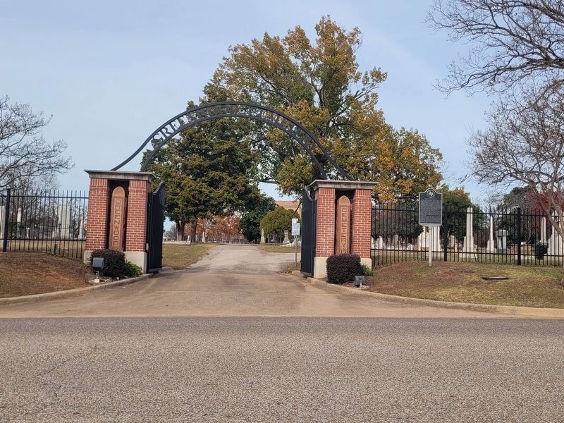 Greenwood Cemetery entrance and Marker image. Click for full size.