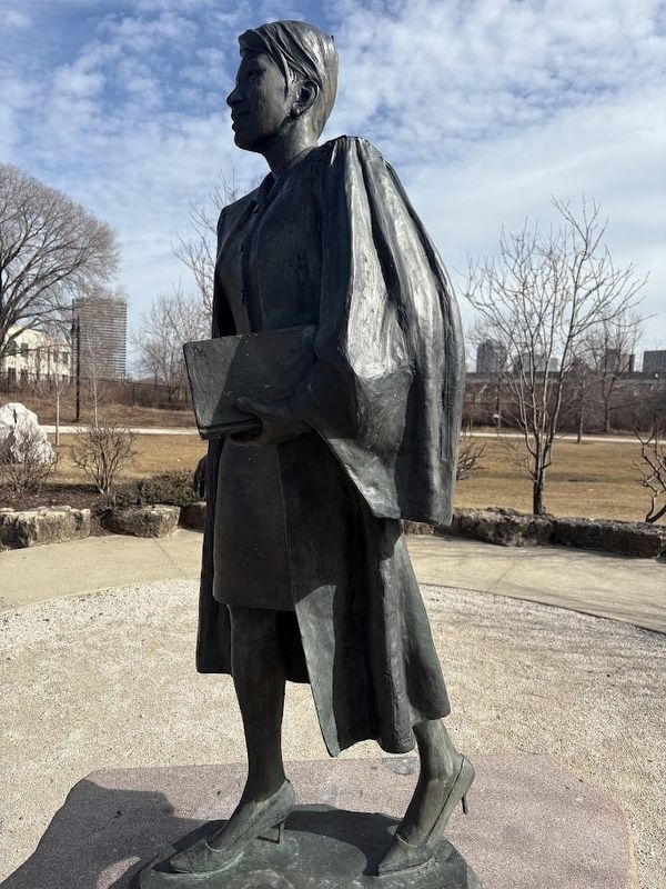 Laura Cha-Ya Liu statue image. Click for full size.
