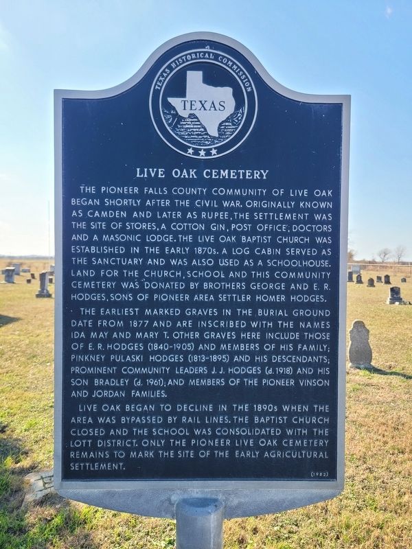 Live Oak Cemetery Marker image. Click for full size.