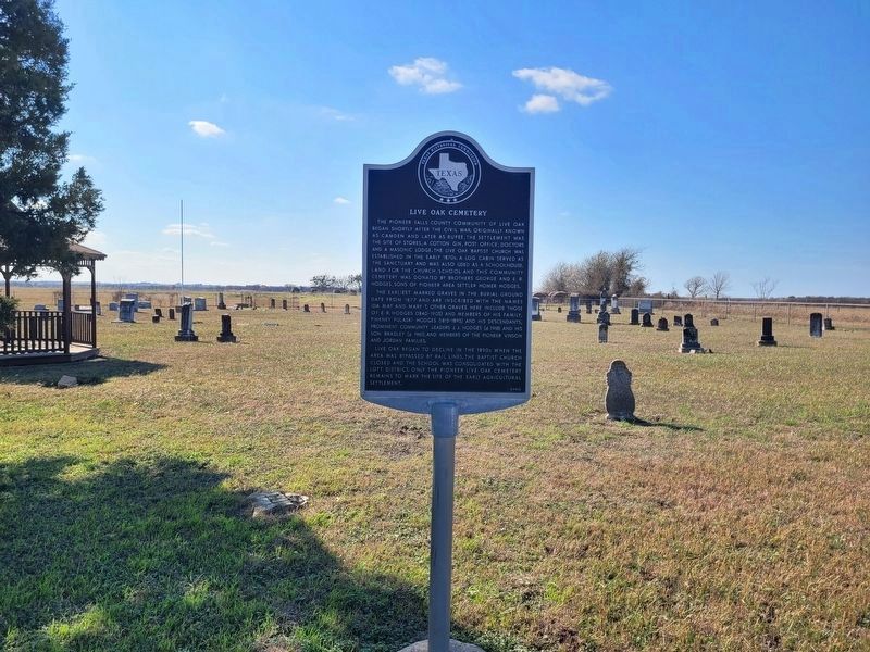 Live Oak Cemetery and Marker image. Click for full size.