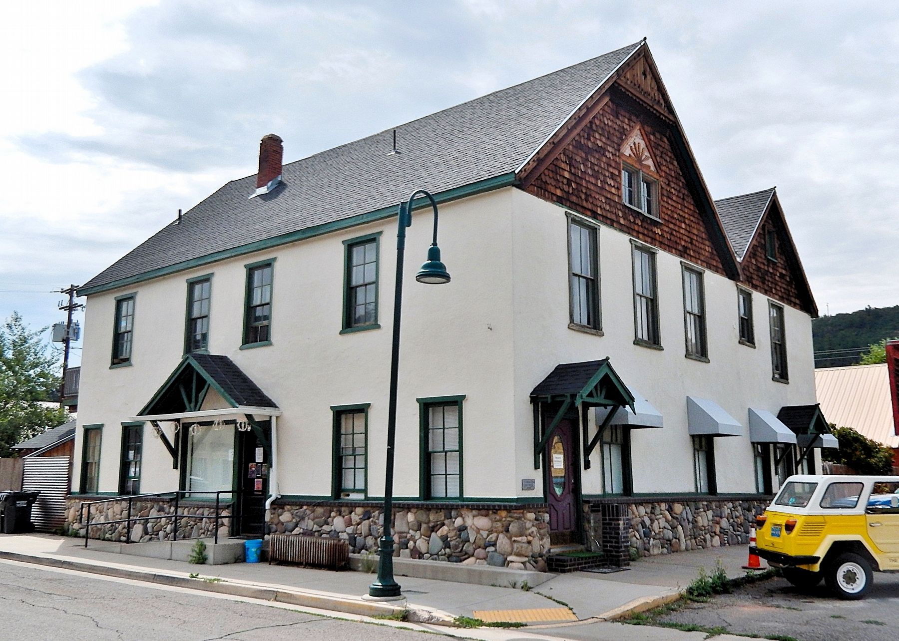 The Southern Hotel (<i>northwest elevation</i>) image. Click for full size.