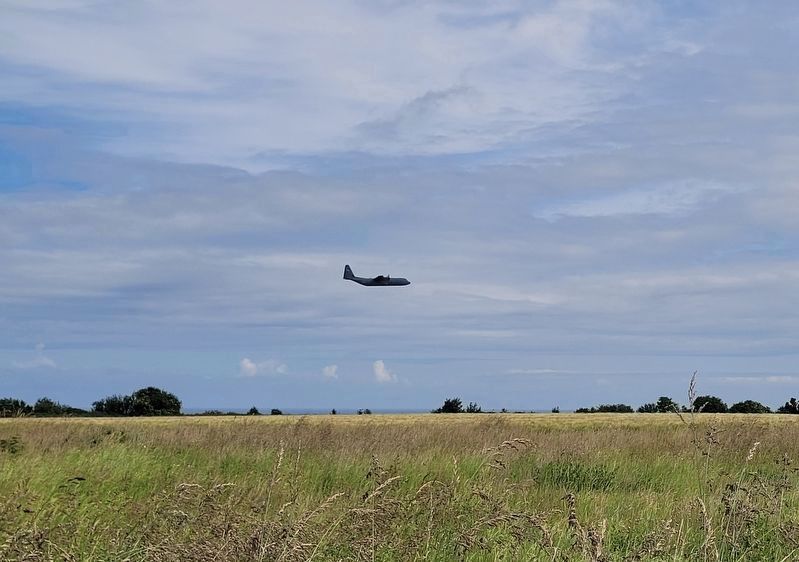 La prise de la batterie / Capturing the battery Marker image. Click for full size.