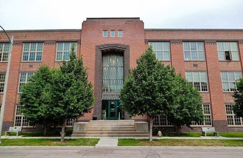 Williston High School (<i>west/front entrance</i>) image. Click for full size.