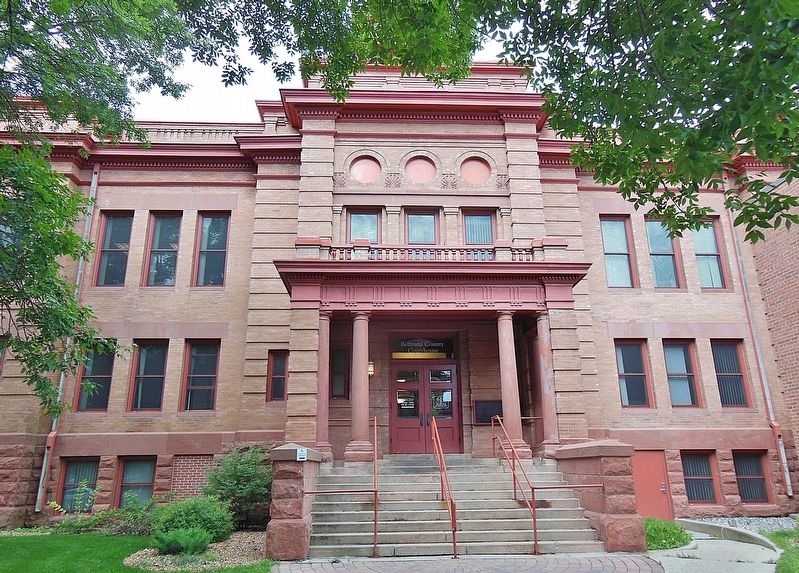 Beltrami County Courthouse (<i>entrance</i>) image. Click for full size.