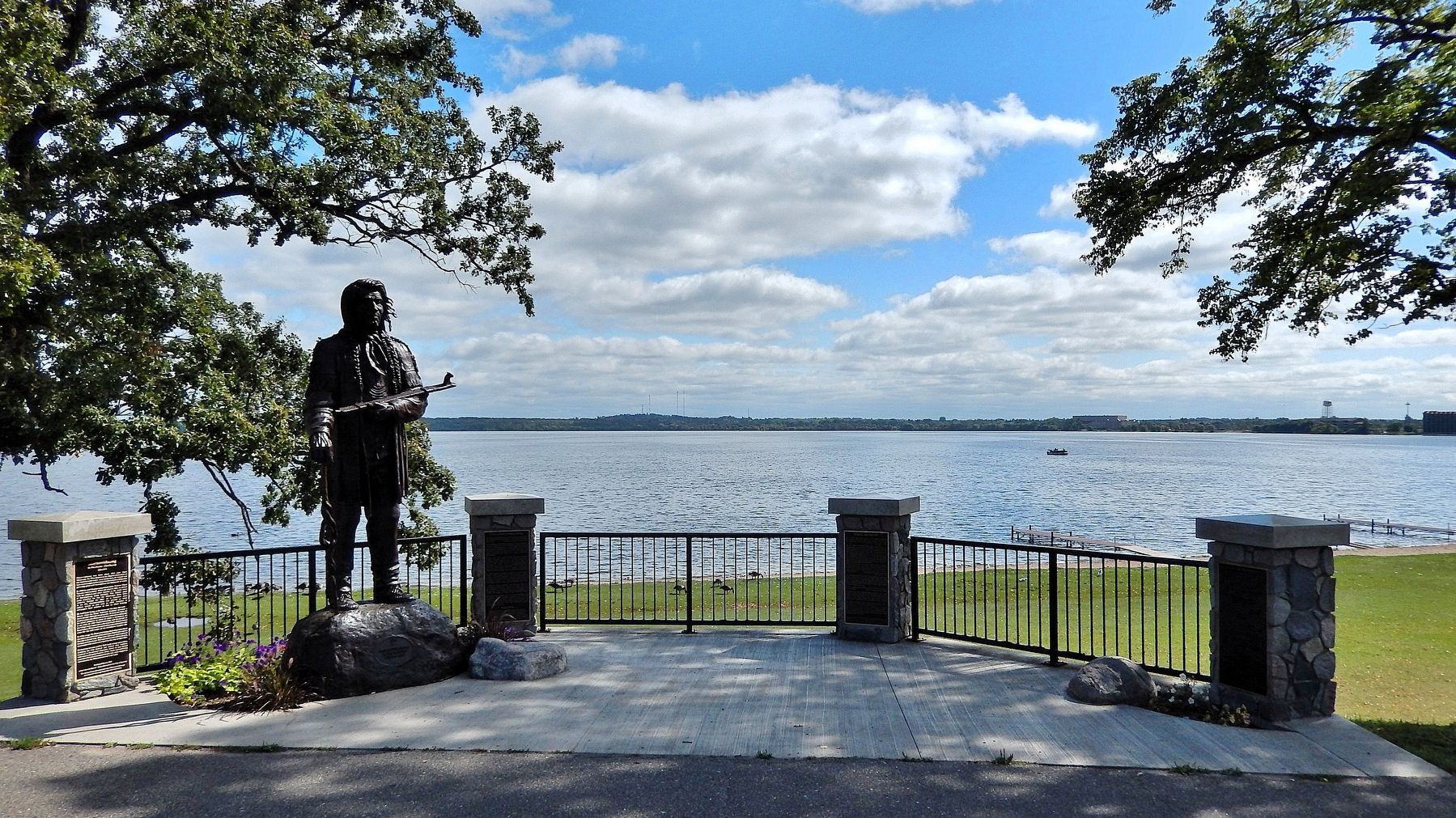 Shaynowishkung Memorial Landing image. Click for full size.