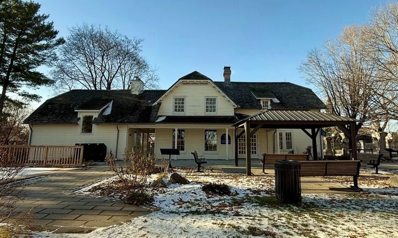 The Gardener's Cottage / La Maison du jardiner Marker image. Click for full size.