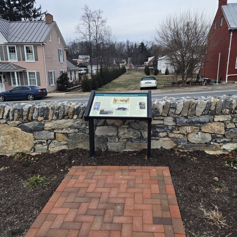 Returning Veterans and Remembrance Marker image. Click for full size.