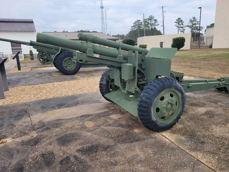 M2 (M101) Howitzer image. Click for full size.
