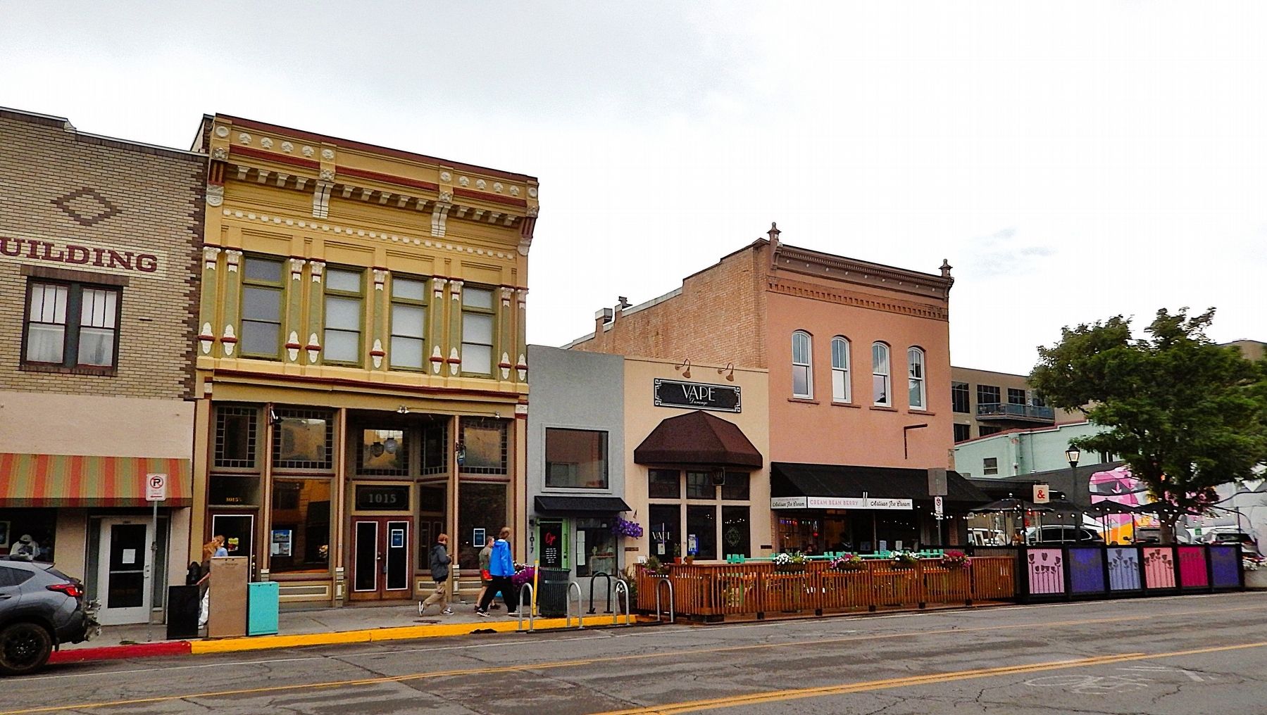 1000 Block of Main Avenue West side. Click for full size. 1000 Block of Main Avenue West side image. Click for full size.