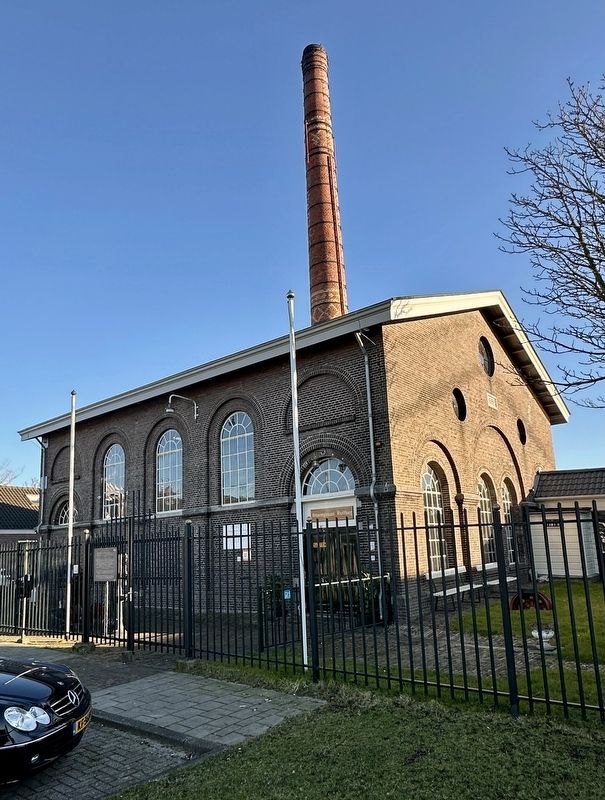 Stoomgemaal Halfweg / Halfweg Steam Pumping Station Marker - wide view image. Click for full size.