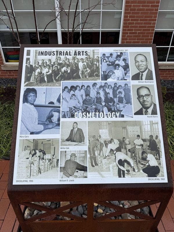 The Daniel, Hankerson, Knox Building Marker [Center plaque] image. Click for full size.
