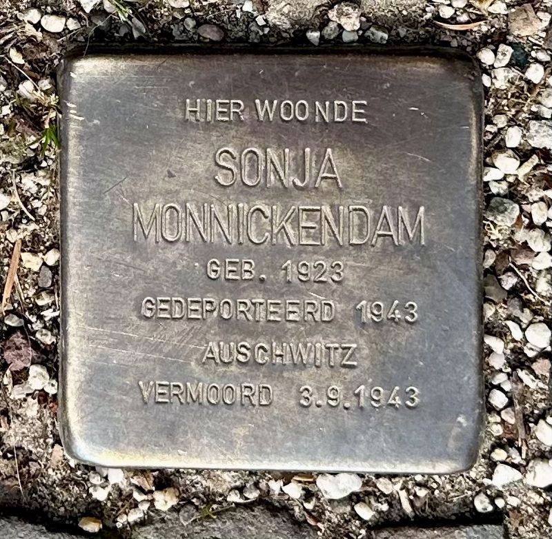 Sonja Monnickendam stolperstein image. Click for full size.
