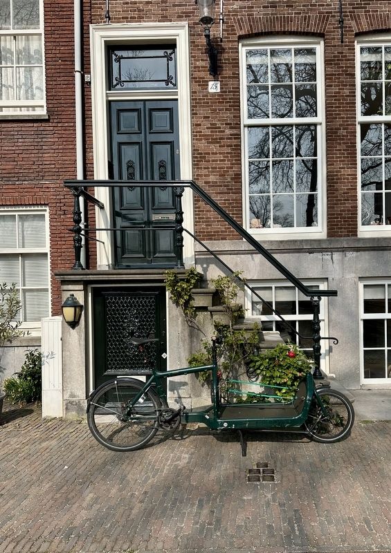 Sonja Monnickendam stolperstein- wide view image. Click for full size.