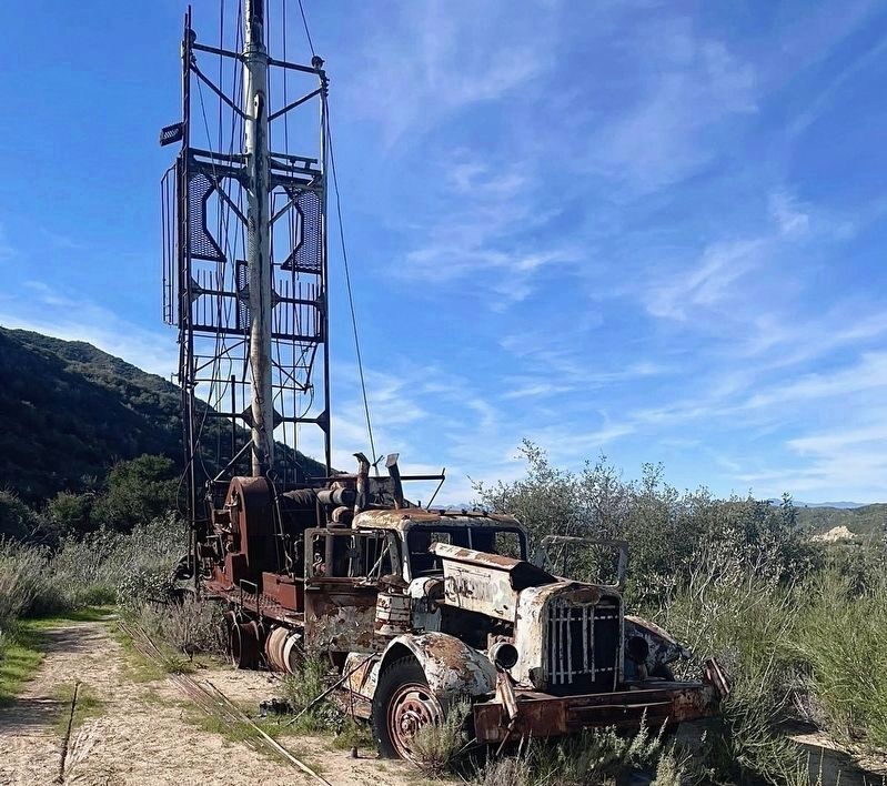 Drilling Rig image. Click for full size.