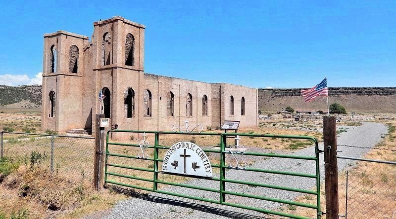 Las Mesitas Catholic Cemetery image. Click for full size.