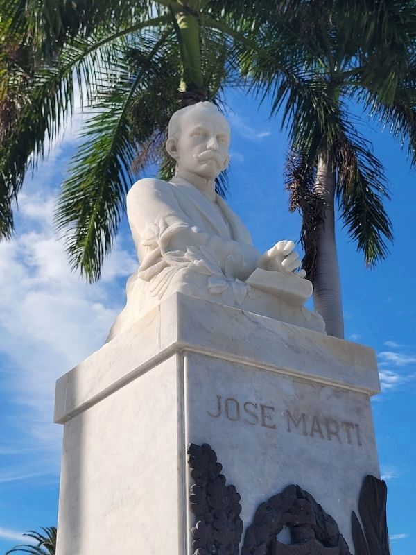 Jos� Mart� Monument image. Click for full size.