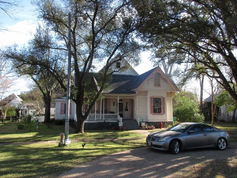 Howard House and marker image. Click for full size.