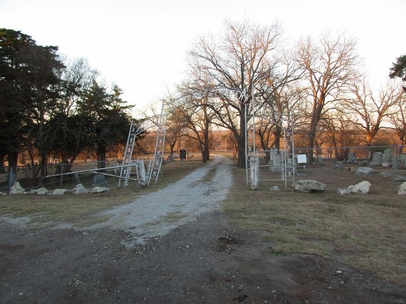 Tehuacana Cemetery and marker image. Click for full size.