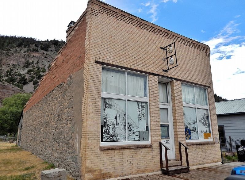 Crystal Lake Lodge (<i>southeast elevation</i>) image. Click for full size.