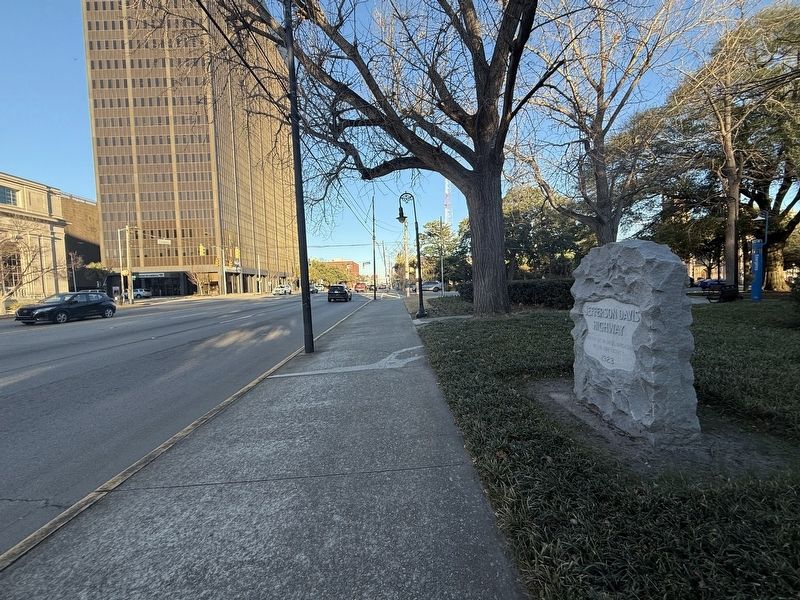 Jefferson Davis Highway Marker along U.S. Route 1 image. Click for full size.