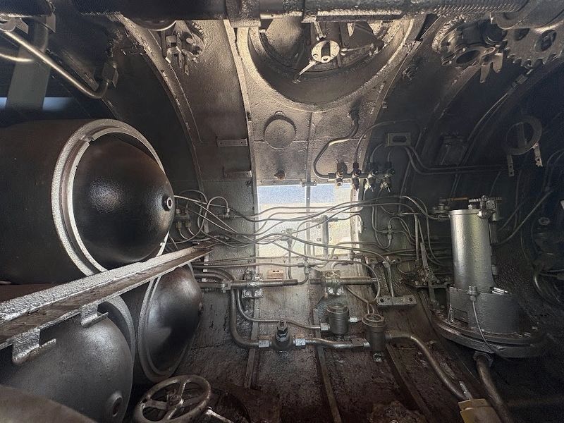 Interior view of a kaiten image. Click for full size.