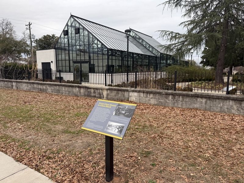 From Glass House to Glass Block Marker image. Click for full size.