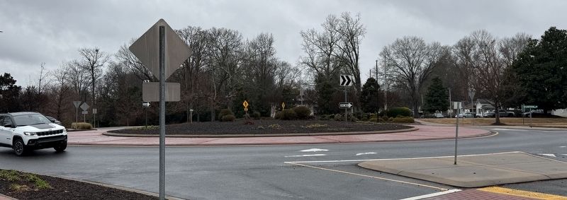 The traffic circle - Unfortunately the artwork appears to be gone.. Click for full size. The traffic circle - Unfortunately the artwork appears to be gone. image. Click for full size.